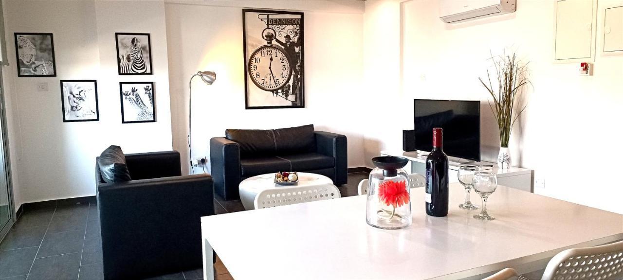Dezo Luxury Town Apartment Ларнака Экстерьер фото