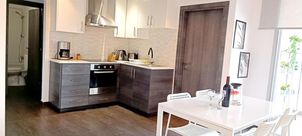 Dezo Luxury Town Apartment Ларнака Экстерьер фото