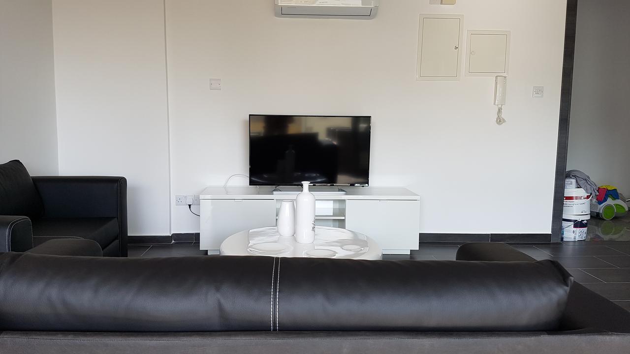 Dezo Luxury Town Apartment Ларнака Экстерьер фото