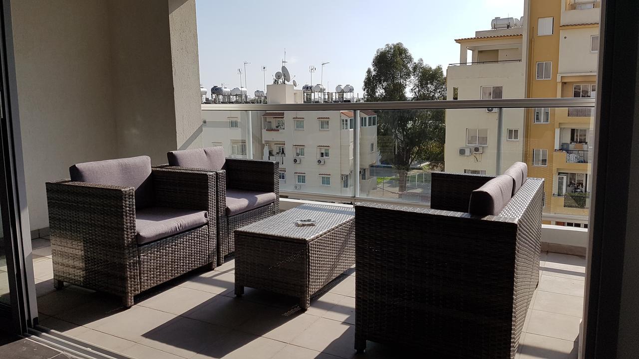 Dezo Luxury Town Apartment Ларнака Экстерьер фото