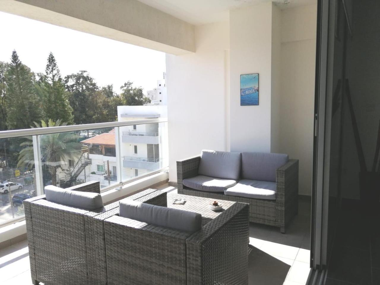 Dezo Luxury Town Apartment Ларнака Экстерьер фото